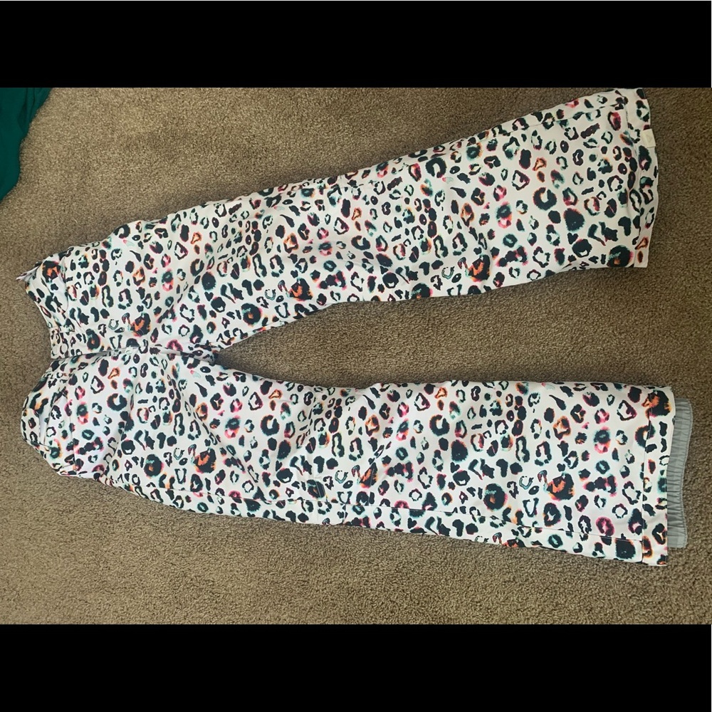 Roxy cheetah print snowboarding pants - insulated